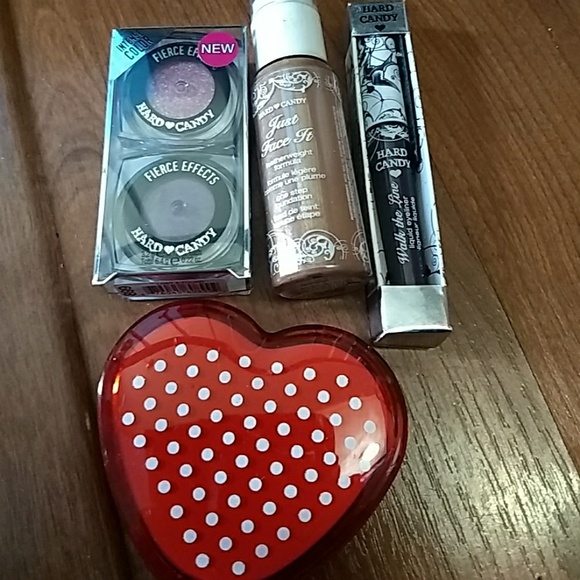 Hard Candy Other - NWT Hard Candy makeup bundle of 3 with free mirror
